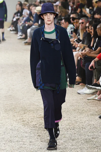 Look 28
